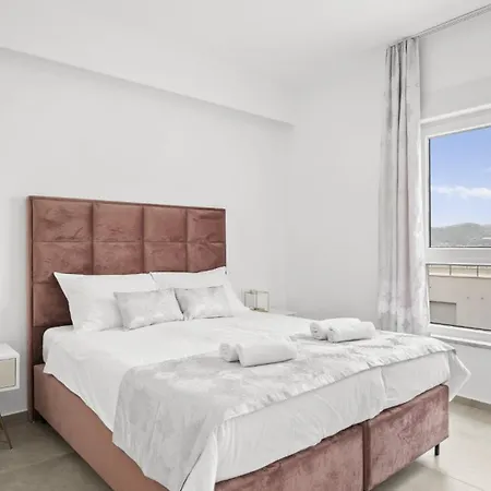 Apartment Dina For 6, Okrug Gornji, Sea View, Pool Trogir