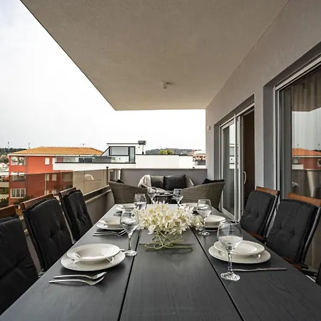 Apartment Dina For 6, Okrug Gornji, Sea View, Pool