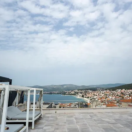Apartment Dina For 6, Okrug Gornji, Sea View, Pool Trogir